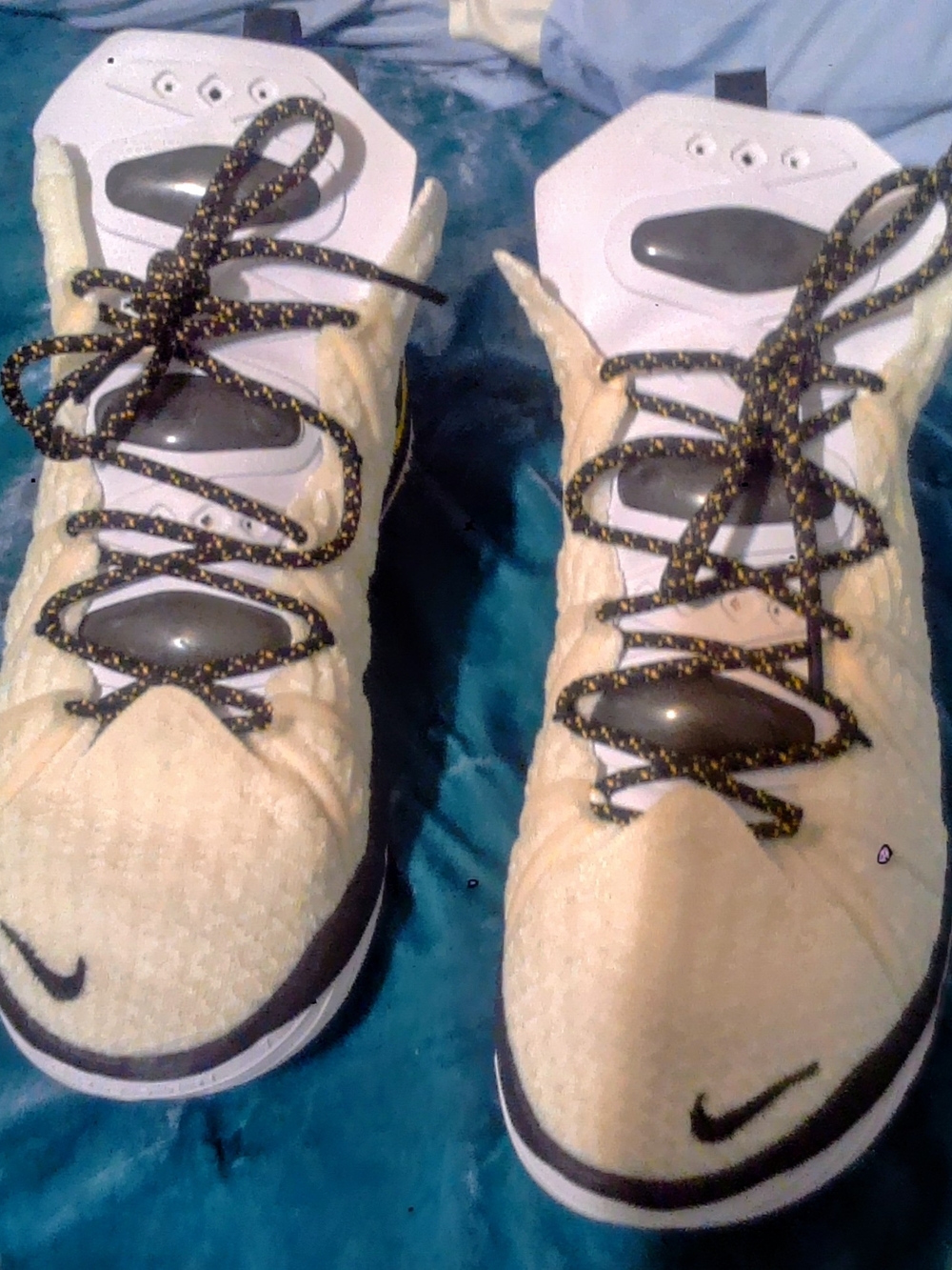 Nike Kids' Cream Basketball Shoes with Black Accents